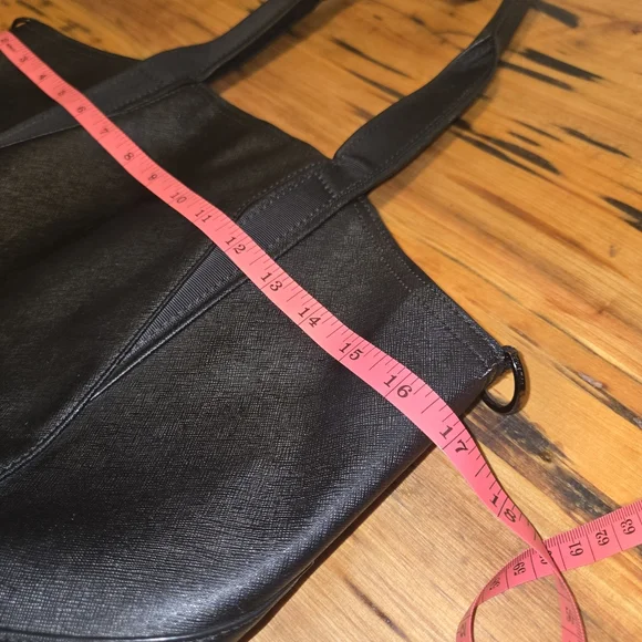 Lululemon All Day Tote (Mini)Black - Picture 11 of 16